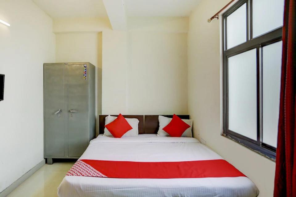 Hotel Park Plaza Noida Exterior photo